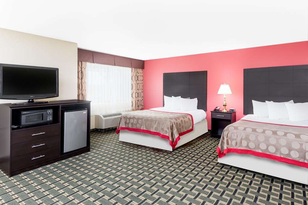Ramada By Wyndham Vandalia Exterior photo